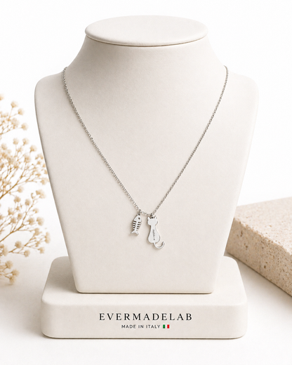 Collana Gatto Personalizzata con Nome – Ciondolo Acciaio con Lisca | Gioiello Amanti dei Gatti EvermadeLab Made in Italy 🇮🇹